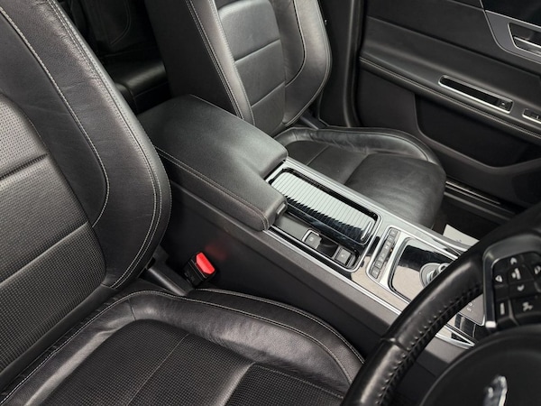 Used Jaguar XF 2017 for sale - 76267307: Photo 50