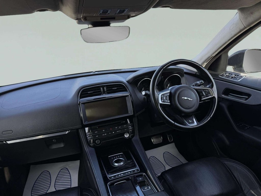 Used Jaguar F-Pace 2018 for sale - 76717221: Photo 14