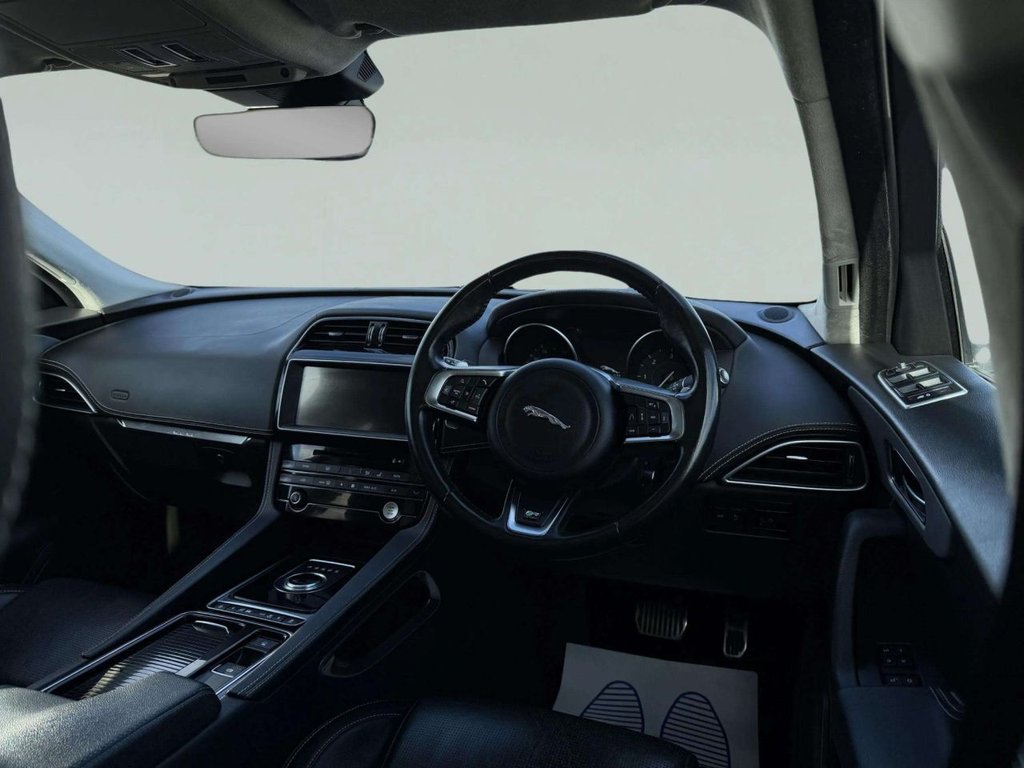 Used Jaguar F-Pace 2018 for sale - 76717221: Photo 15