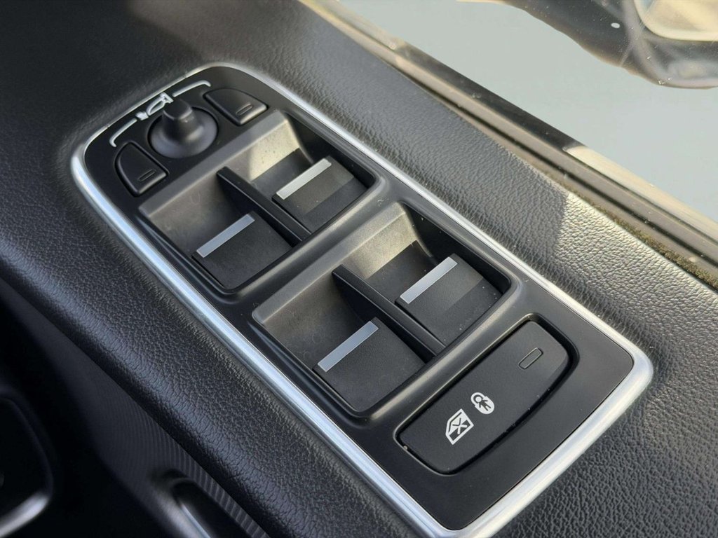 Used Jaguar F-Pace 2018 for sale - 76717221: Photo 35