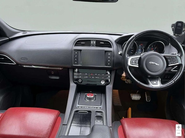Used Jaguar F-Pace 2016 for sale - 76235689: Photo 8