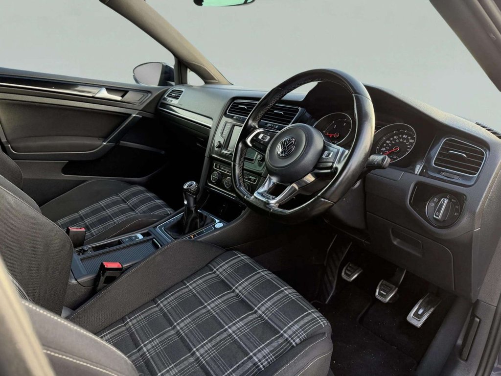 Used Volkswagen Golf 2017 for sale - 76469556: Photo 14