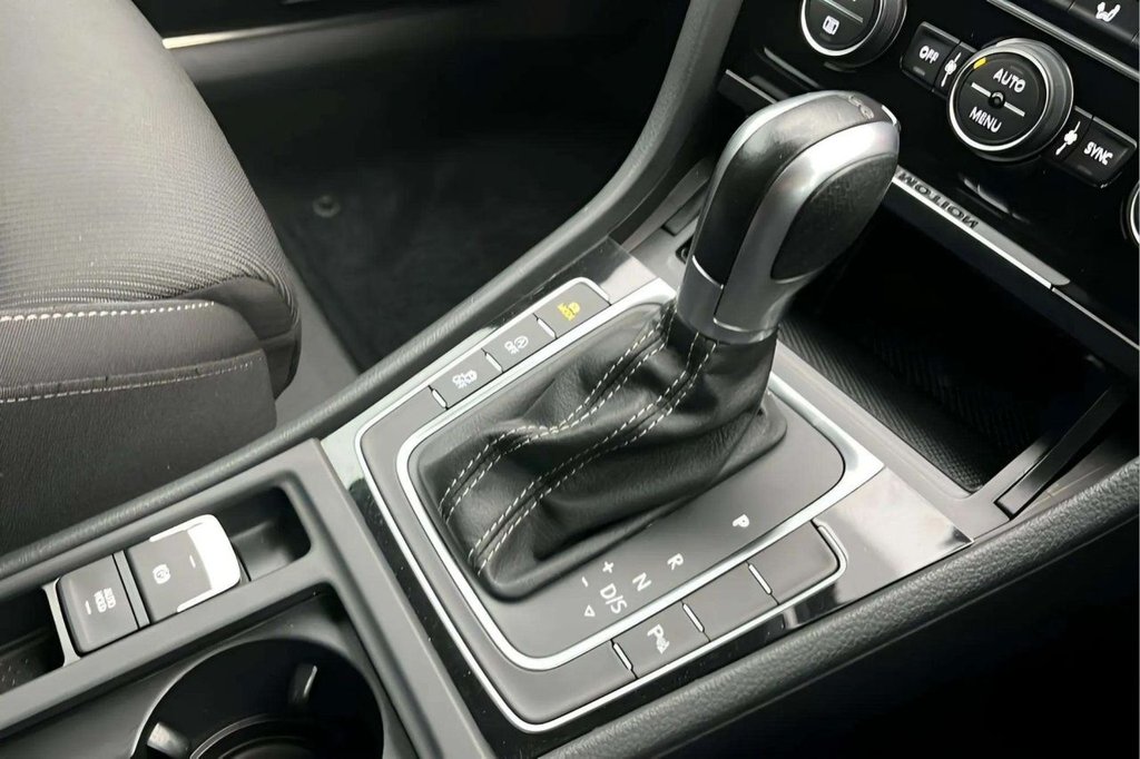 Used Volkswagen Golf 2018 for sale - 77905605: Photo 9