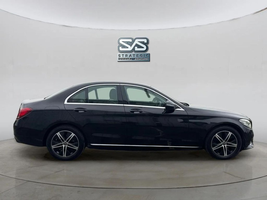 Used Mercedes-Benz C Class 2019 for sale - 77328289: Photo 2