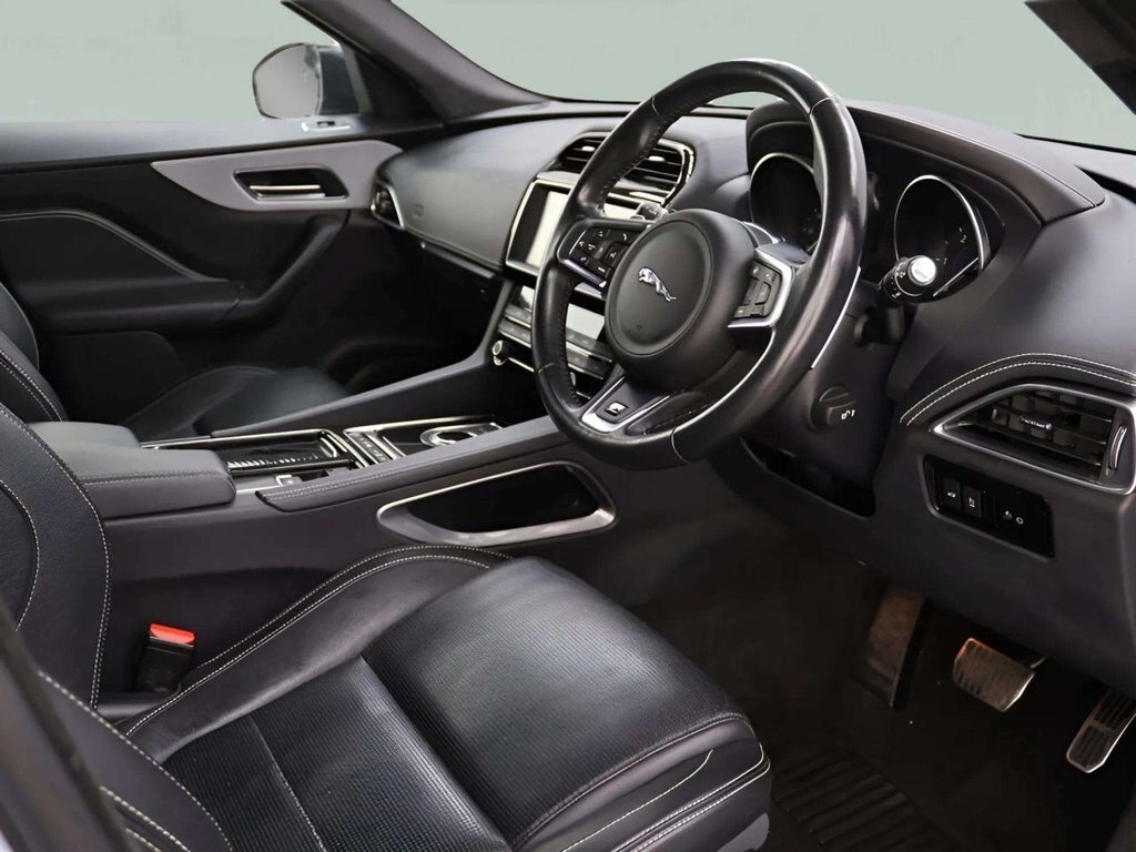 Used Jaguar F-Pace 2018 for sale - 77145714: Photo 8