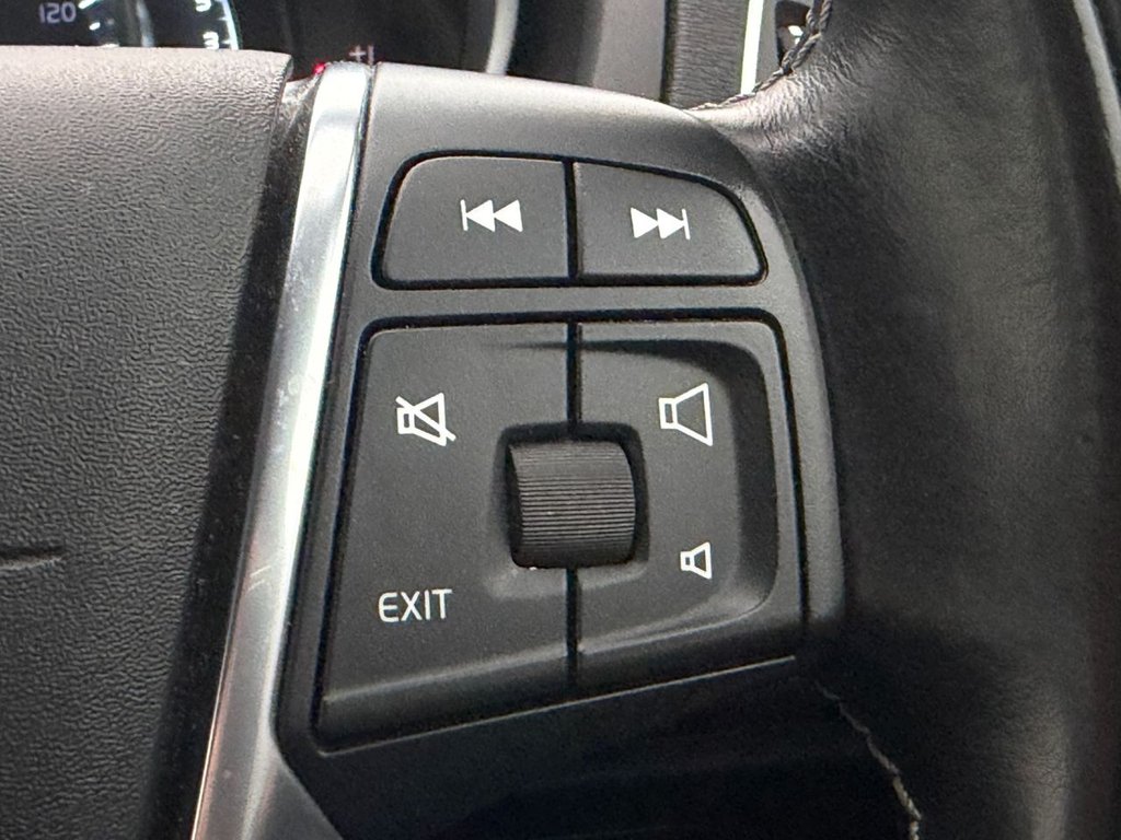 Used Volvo V40 2016 for sale - 77780316: Photo 35