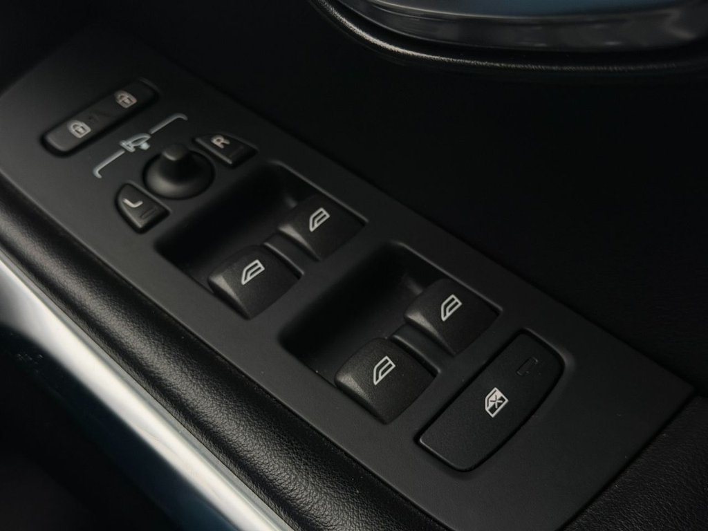 Used Volvo V40 2016 for sale - 77780316: Photo 36