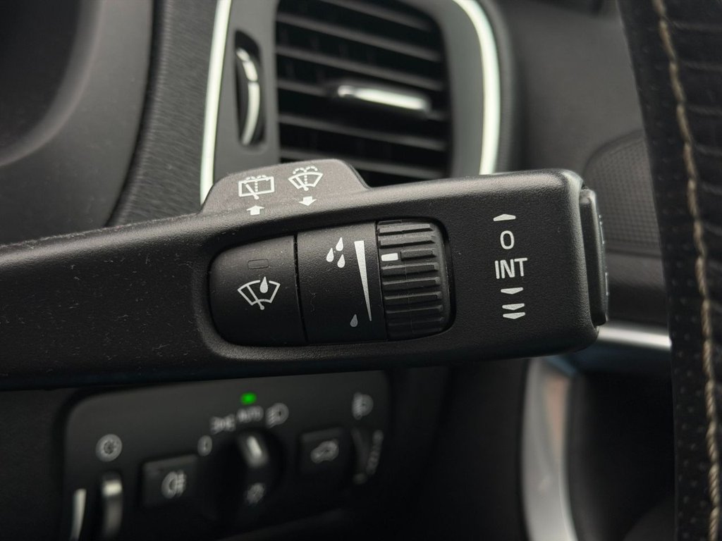 Used Volvo V40 2016 for sale - 77780316: Photo 38