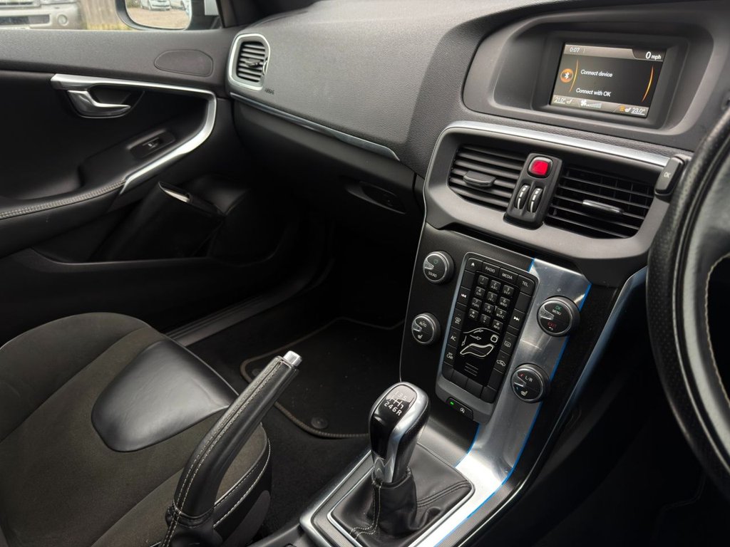 Used Volvo V40 2016 for sale - 77780316: Photo 41