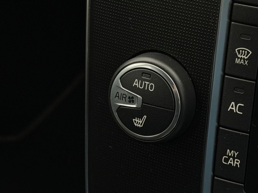 Used Volvo V40 2016 for sale - 77780316: Photo 44