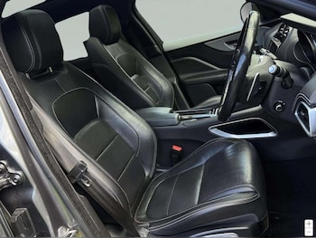 Used Jaguar F-Pace 2018 for sale - 76202992: Photo 3