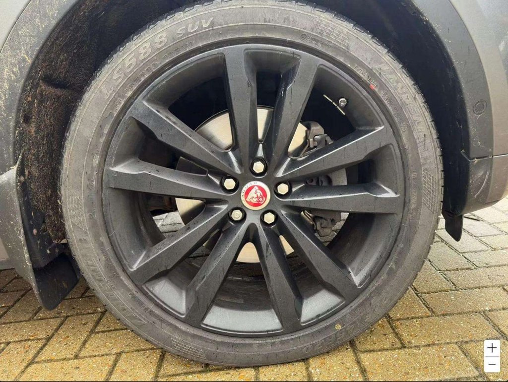 Used Jaguar E-Pace 2019 for sale - 76768573: Photo 8