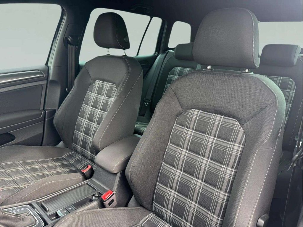 Used Volkswagen Golf 2018 for sale - 76132625: Photo 20