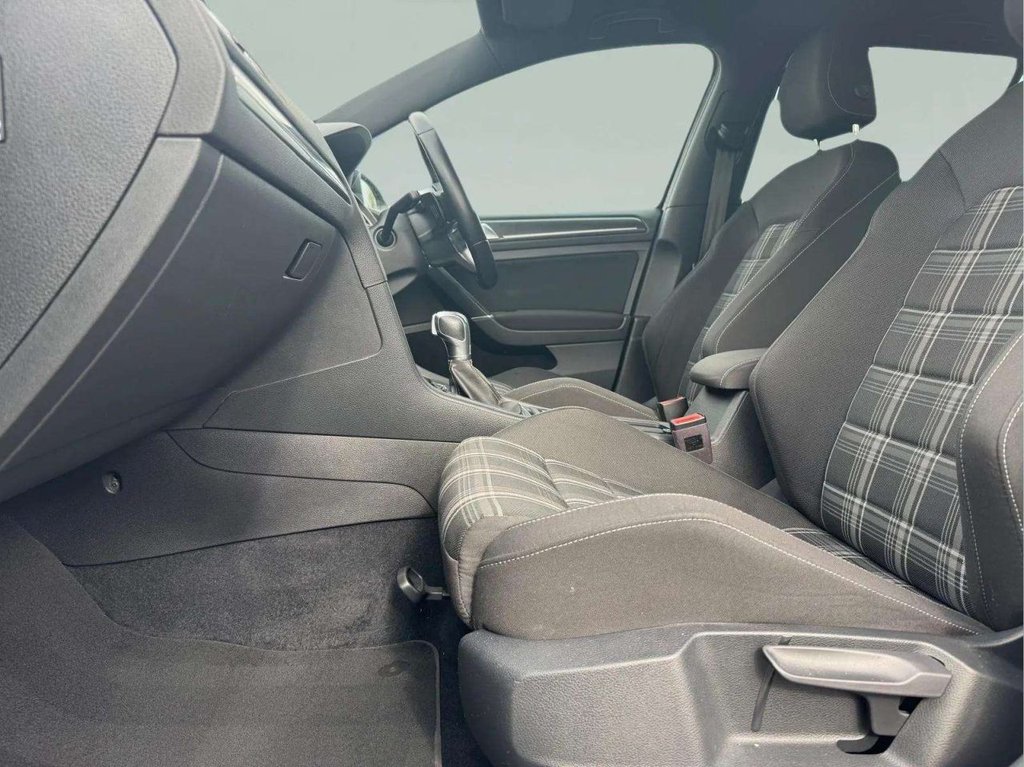 Used Volkswagen Golf 2018 for sale - 76132625: Photo 21