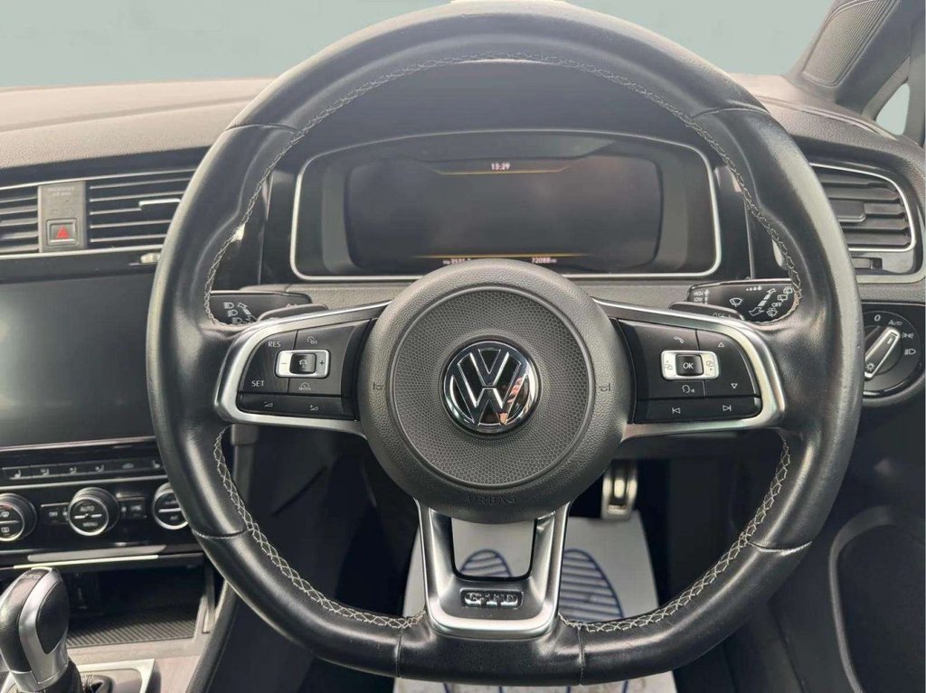 Used Volkswagen Golf 2018 for sale - 76132625: Photo 24