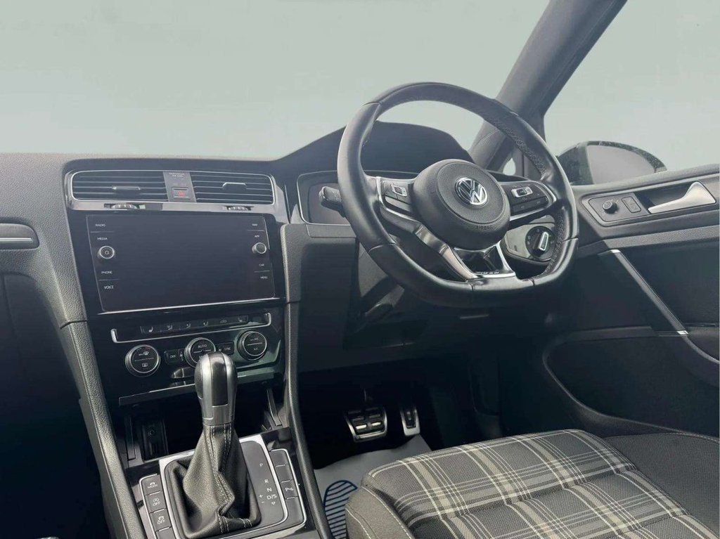 Used Volkswagen Golf 2018 for sale - 76132625: Photo 31