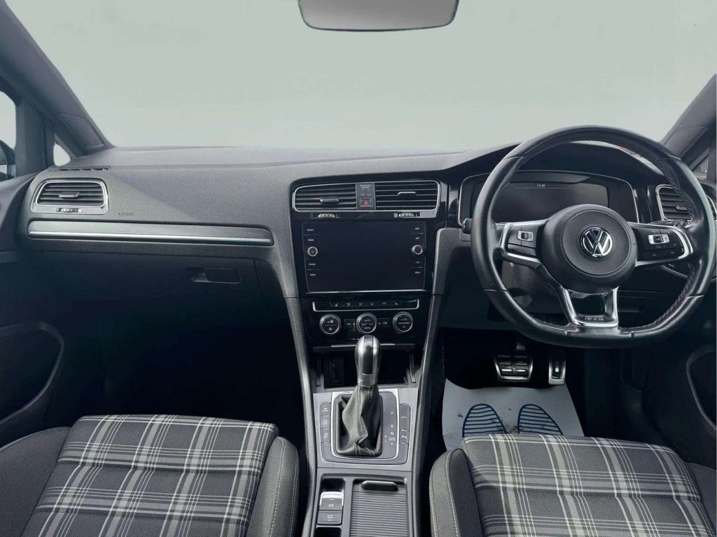 Used Volkswagen Golf 2018 for sale - 76132625: Photo 32