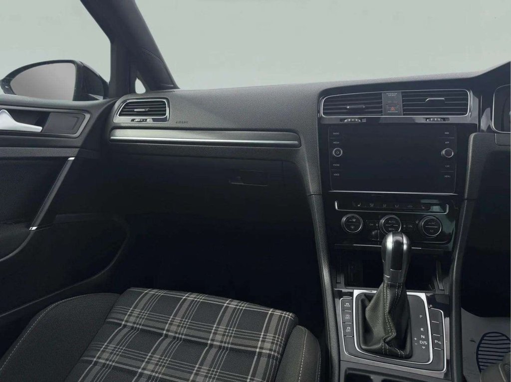 Used Volkswagen Golf 2018 for sale - 76132625: Photo 34