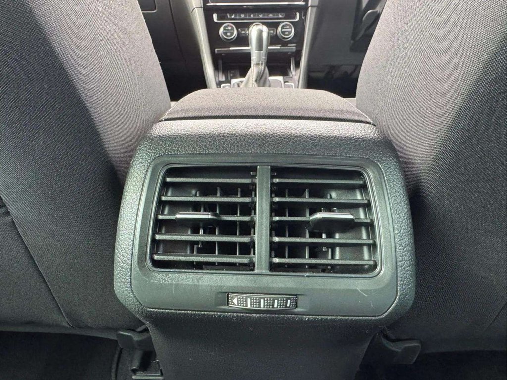 Used Volkswagen Golf 2018 for sale - 76132625: Photo 36