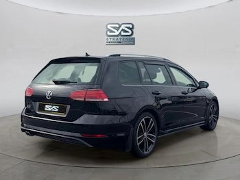Used Volkswagen Golf 2018 for sale - 76132625: Photo