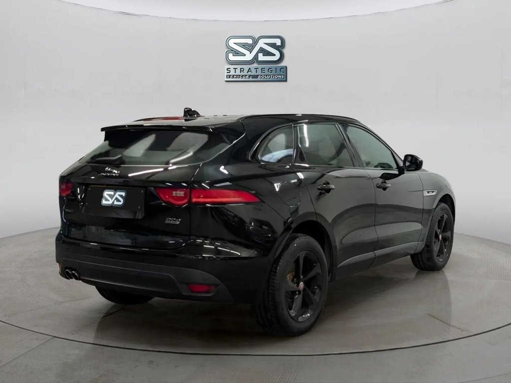 Used Jaguar F-Pace 2017 for sale - 76784028: Photo 4