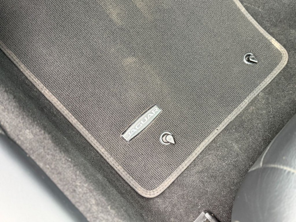 Used Jaguar F-Type 2014 for sale - 78200090: Photo 34