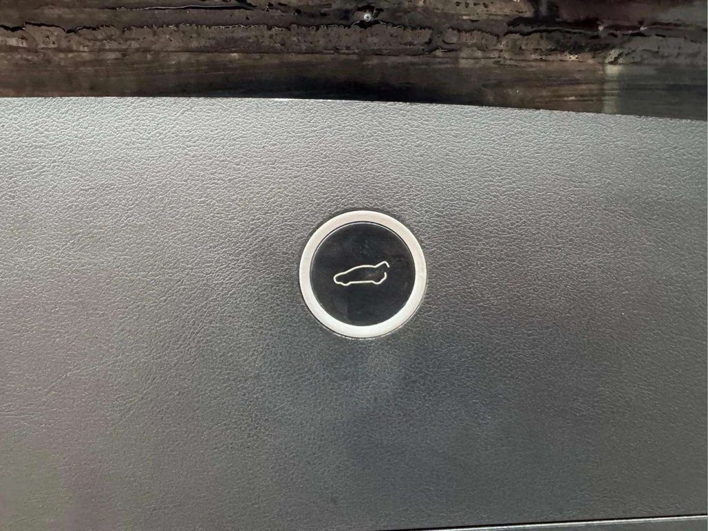 Used Tesla Model X 2018 for sale - 76372509: Photo 27