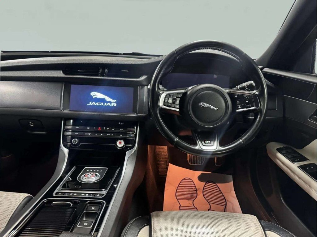 Used Jaguar XF 2016 for sale - 77621174: Photo 43