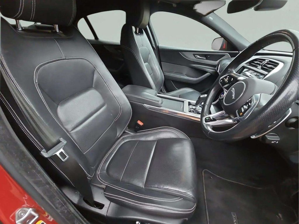 Used Jaguar XE 2019 for sale - 77422242: Photo 8