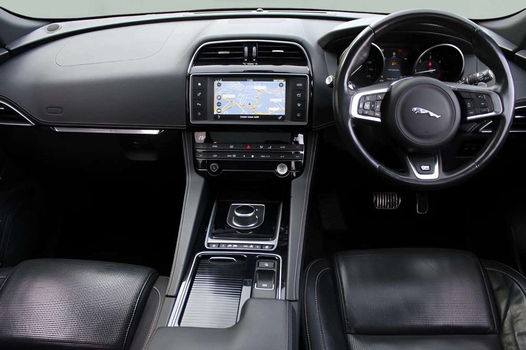 Used Jaguar F-Pace 2017 for sale - 77288313: Photo 3