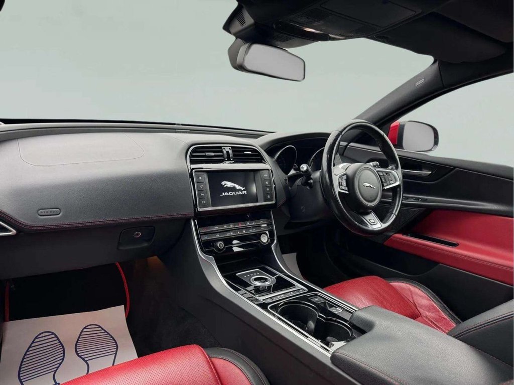 Used Jaguar XE 2015 for sale - 76291251: Photo 25