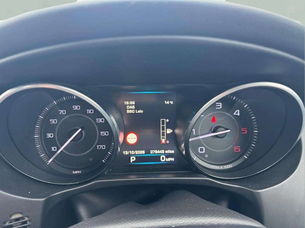 Used Jaguar XE 2015 for sale - 76291251: Photo 41