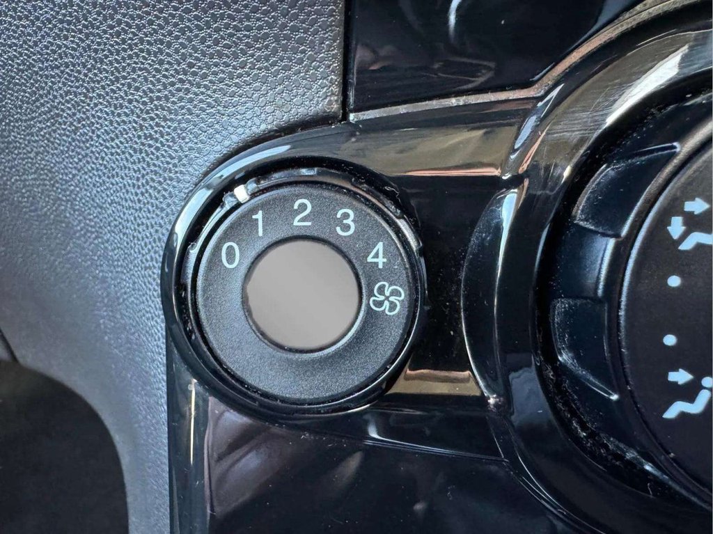 Used Ford Fiesta 2015 for sale - 76570055: Photo 32