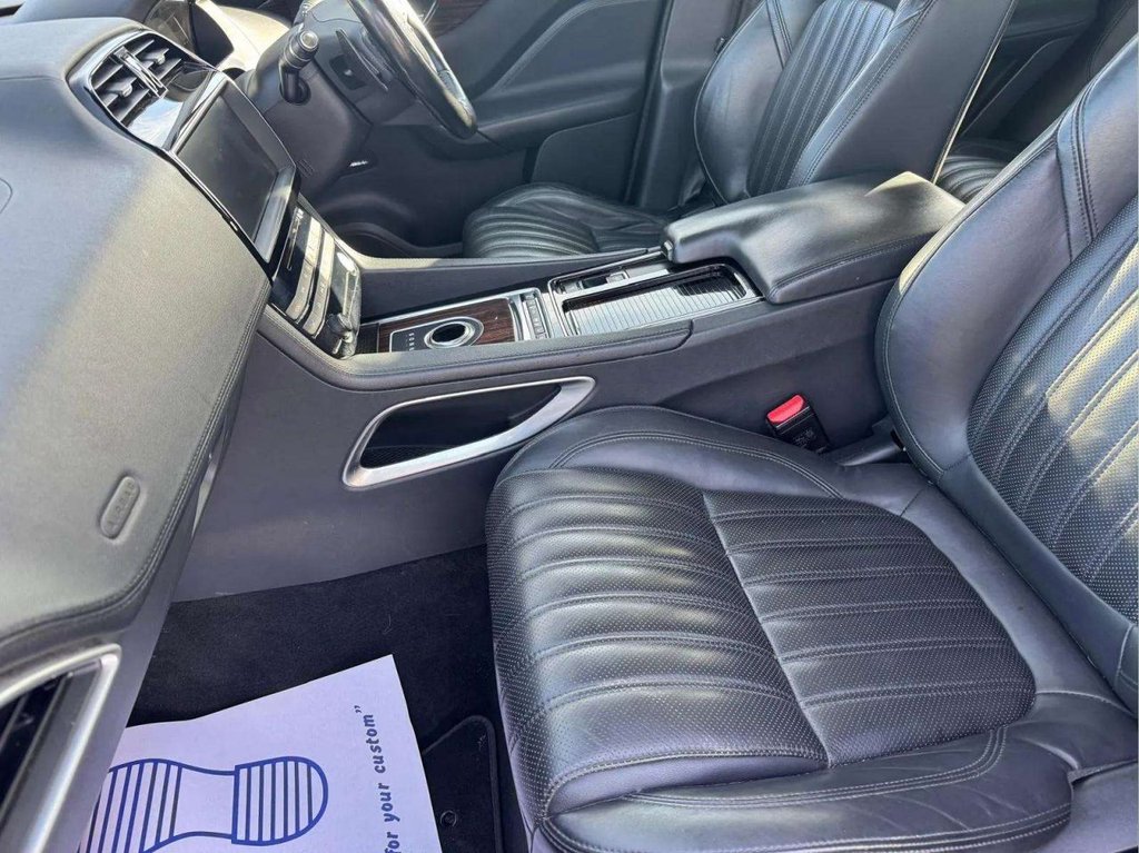 Used Jaguar F-Pace 2017 for sale - 76386272: Photo 16
