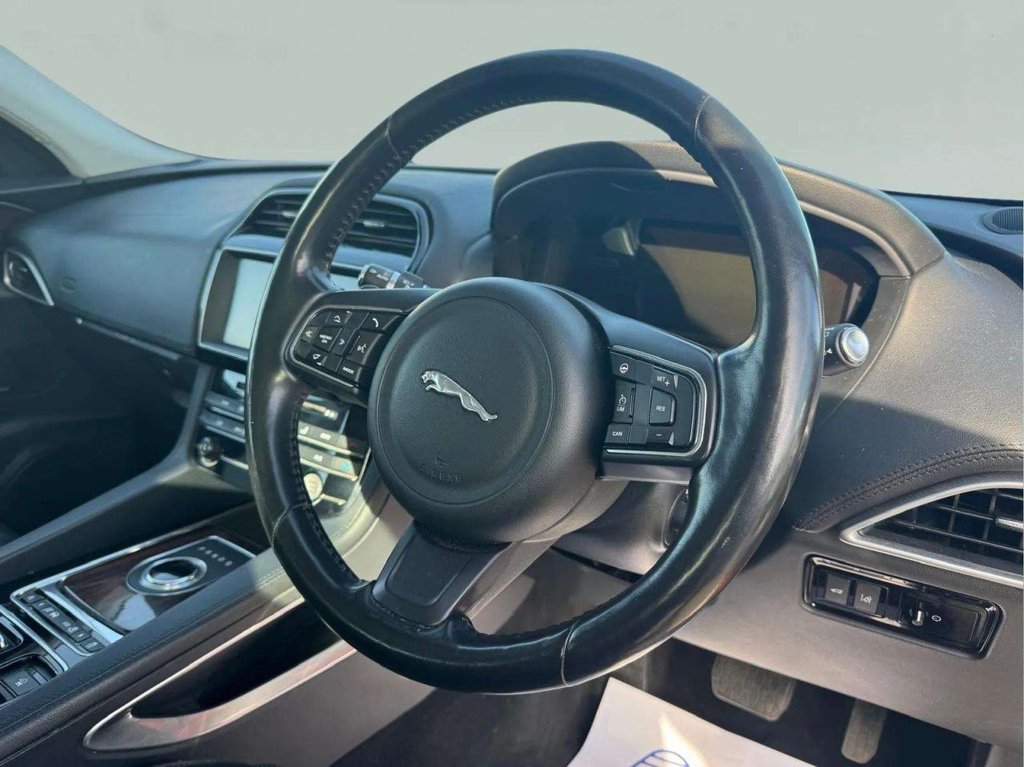 Used Jaguar F-Pace 2017 for sale - 76386272: Photo 19