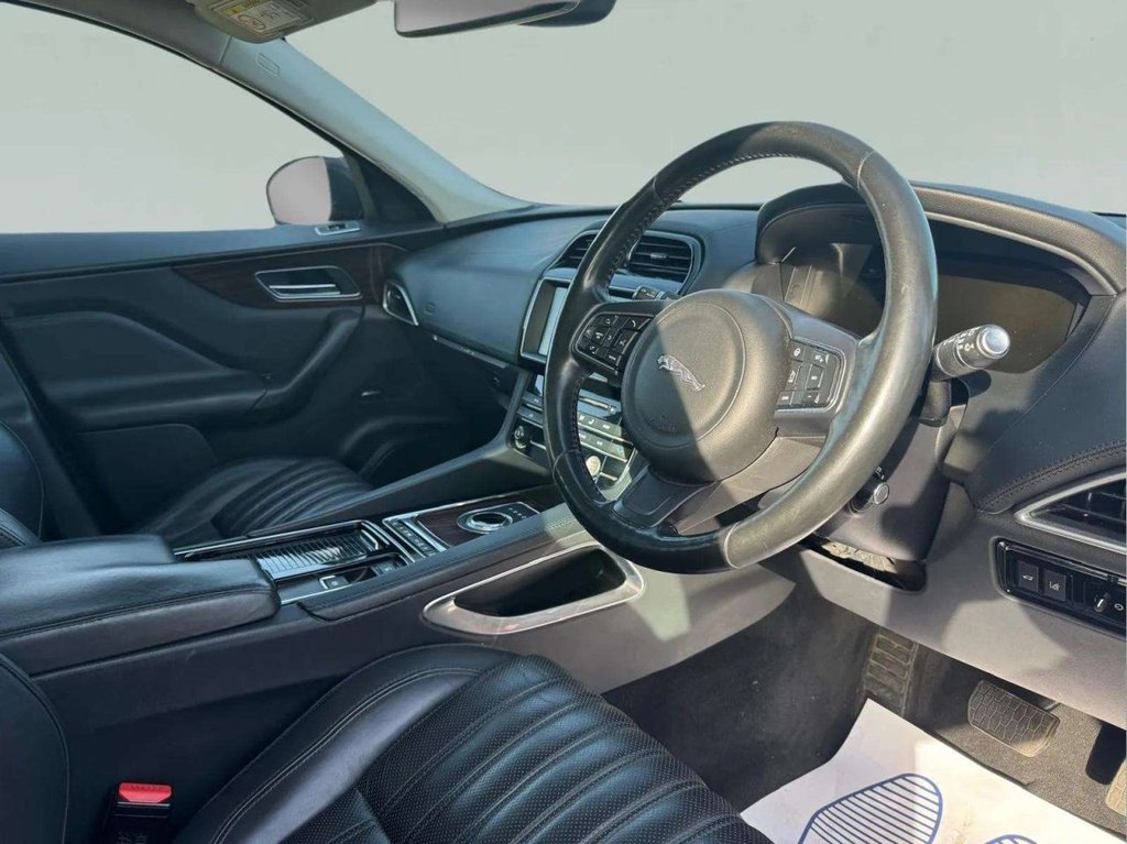 Used Jaguar F-Pace 2017 for sale - 76386272: Photo 20
