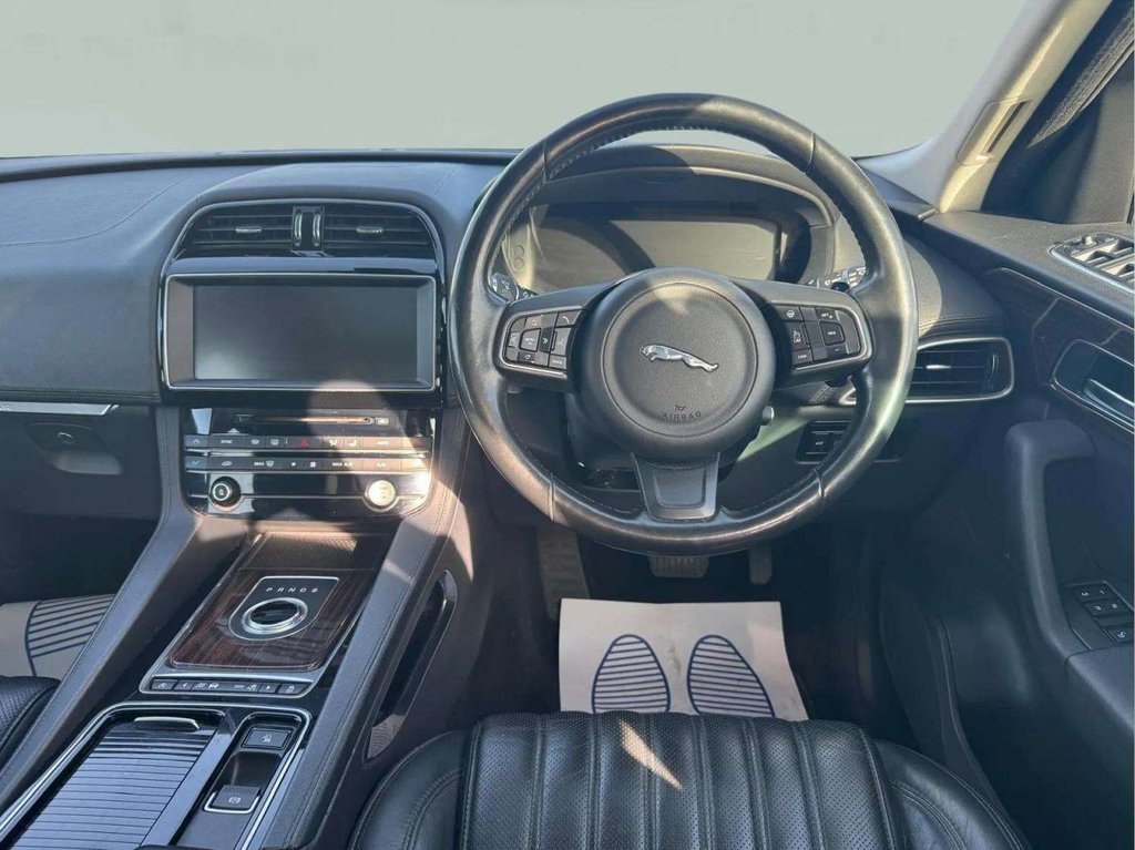 Used Jaguar F-Pace 2017 for sale - 76386272: Photo 25