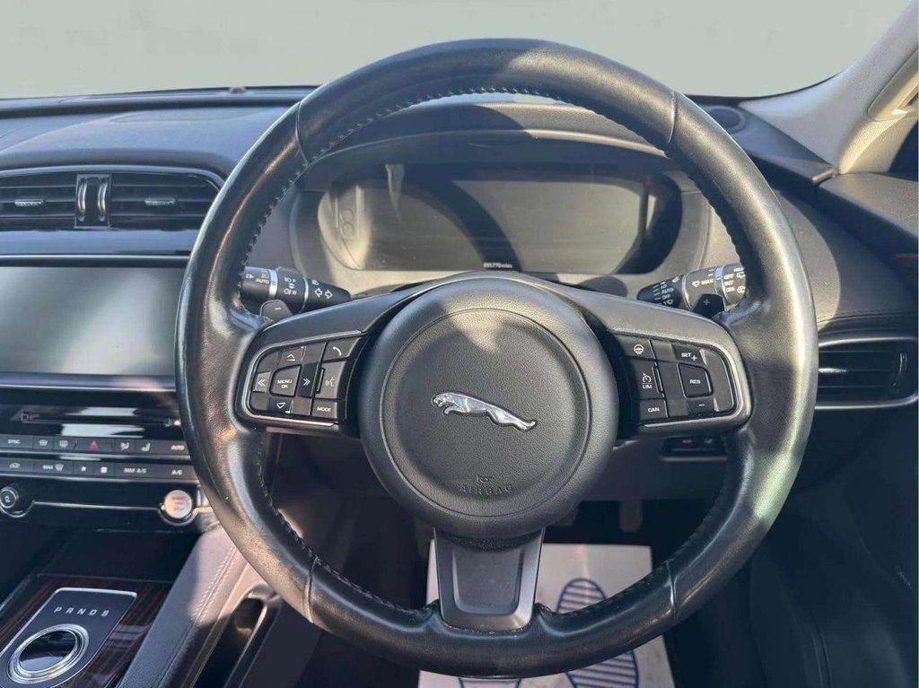 Used Jaguar F-Pace 2017 for sale - 76386272: Photo 26