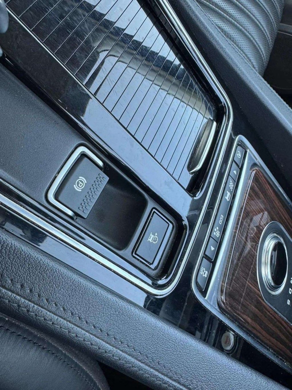 Used Jaguar F-Pace 2017 for sale - 76386272: Photo 33