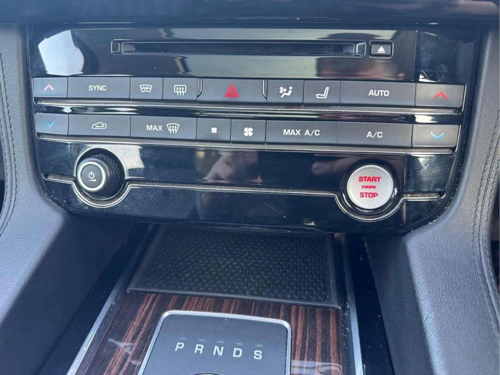 Used Jaguar F-Pace 2017 for sale - 76386272: Photo 37