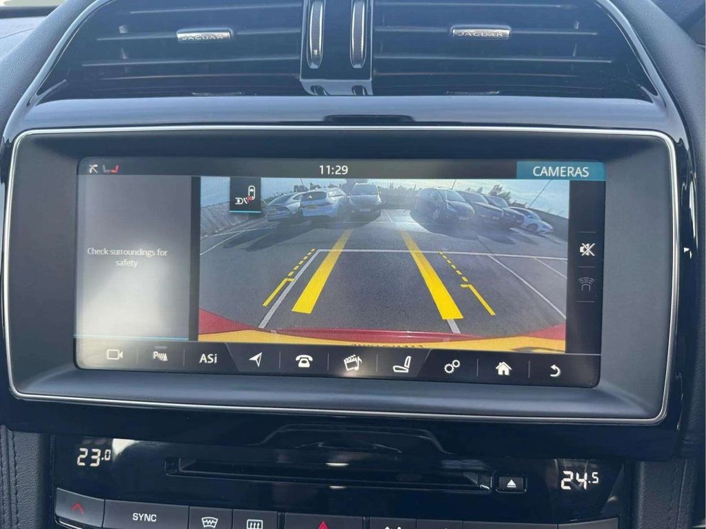 Used Jaguar F-Pace 2017 for sale - 76386272: Photo 39