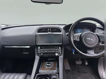 Used Jaguar F-Pace 2017 for sale - 76386272: Photo