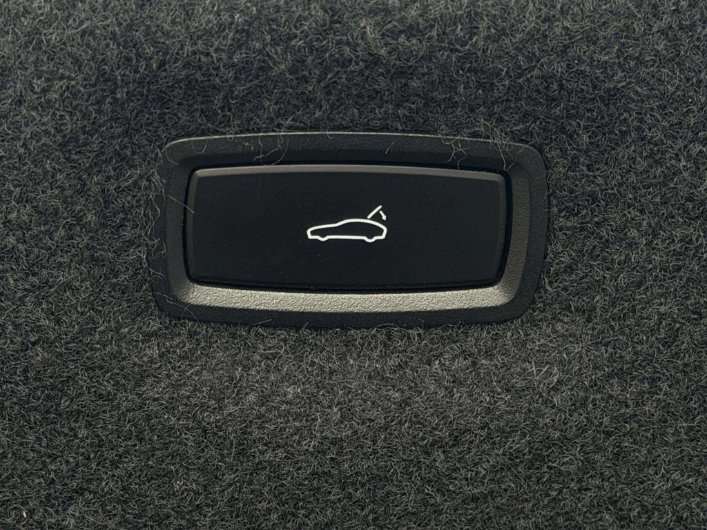 Used Porsche Taycan 2023 for sale - 78030355: Photo 48