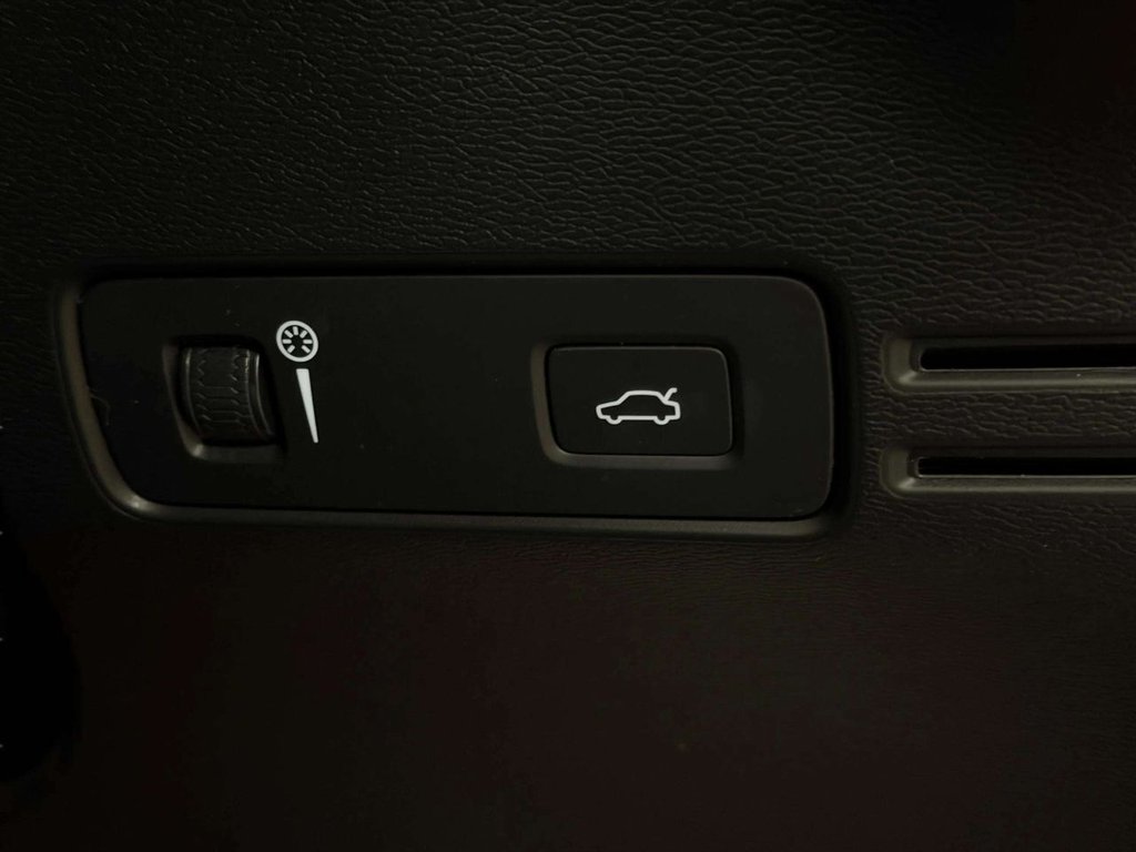 Used Volvo XC40 2019 for sale - 77546790: Photo 42