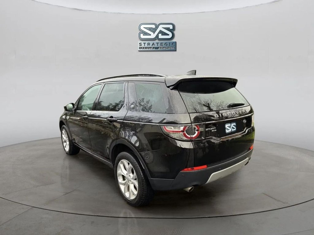 Used Land Rover Discovery Sport 2017 for sale - 77287829: Photo 4