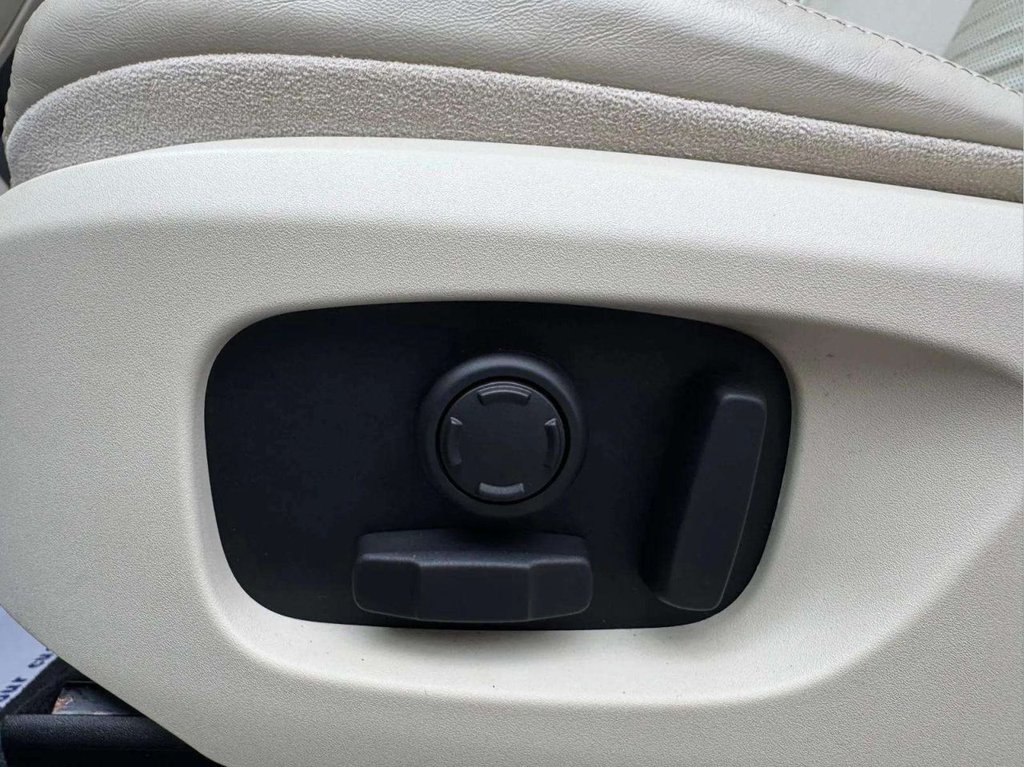Used Land Rover Discovery Sport 2016 for sale - 76068829: Photo 27