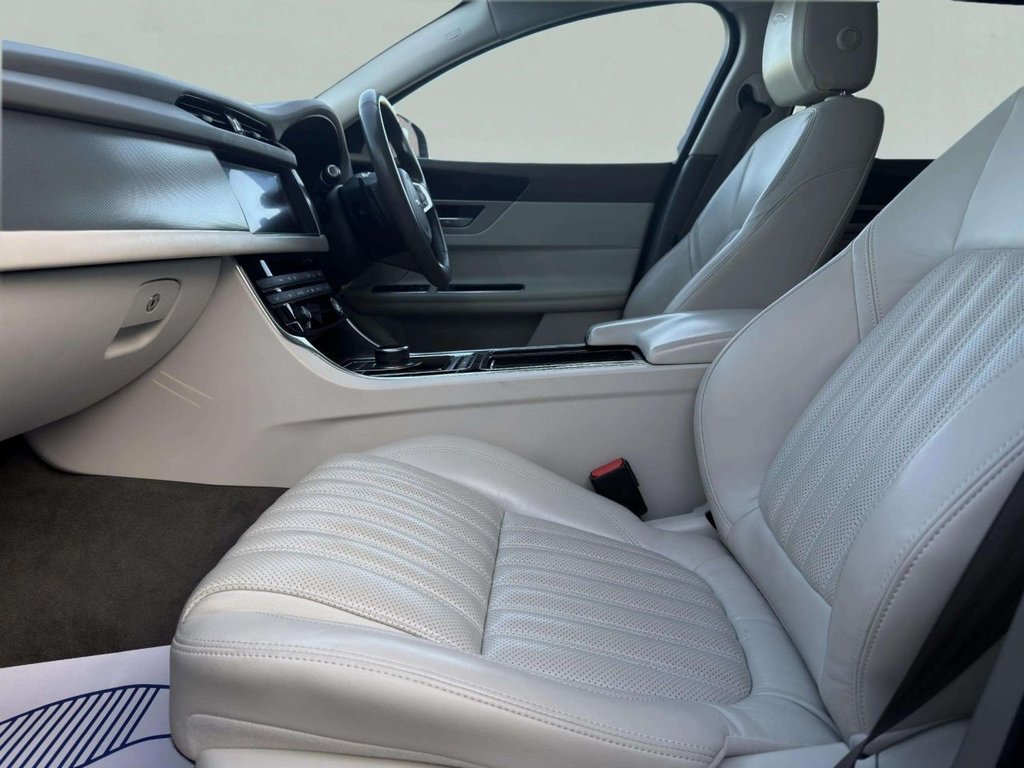 Used Jaguar XF 2018 for sale - 76655040: Photo 31