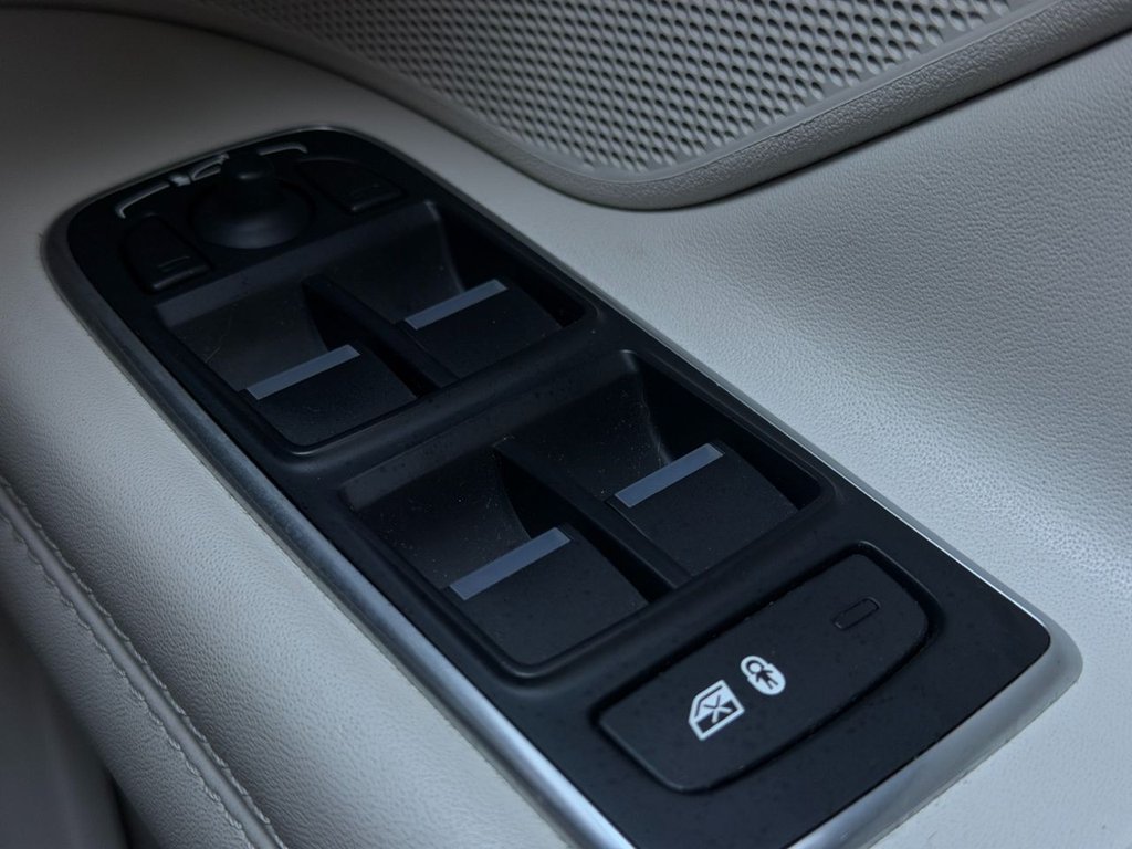 Used Jaguar XF 2018 for sale - 76655040: Photo 40