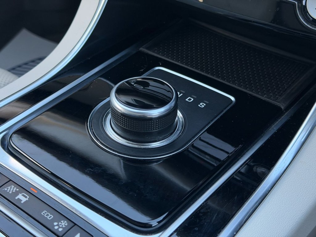 Used Jaguar XF 2018 for sale - 76655040: Photo 44