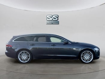 Used Jaguar XF 2018 for sale - 76655040: Photo